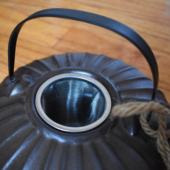 NWT Boston Warehouse Teapot Rustic Brown with Strainer and Lid - Picture 4 of 6